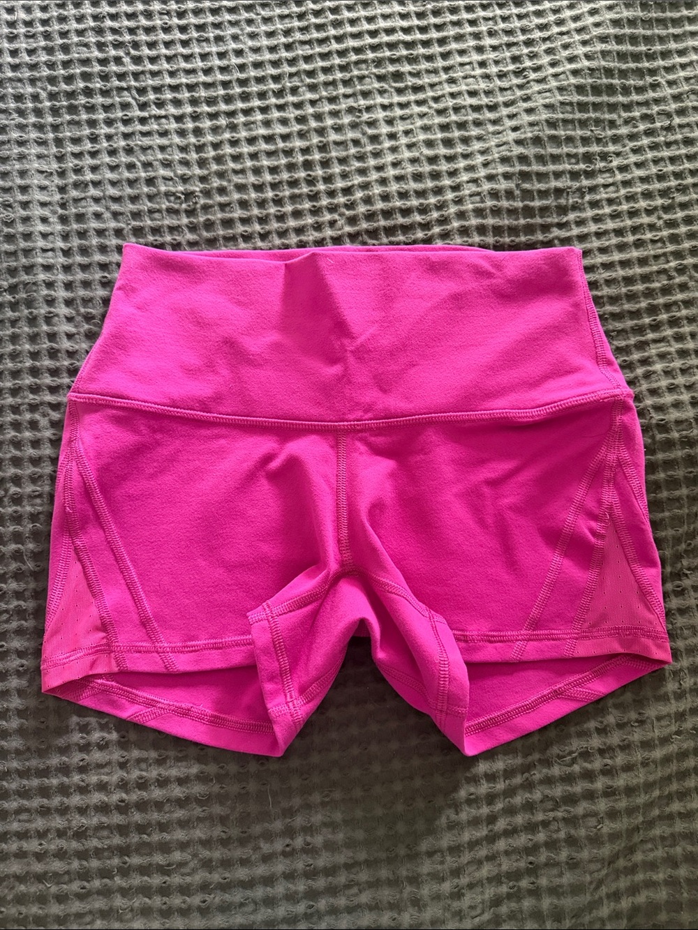 Women’s lulu bikers